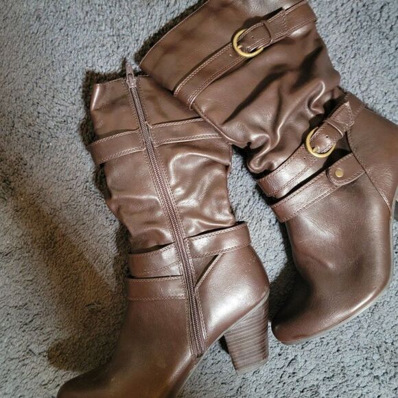 Kohls Womens Brown Leather Buckle Design Side Zip Block Heel Booties Size 8 Med - Picture 4 of 7